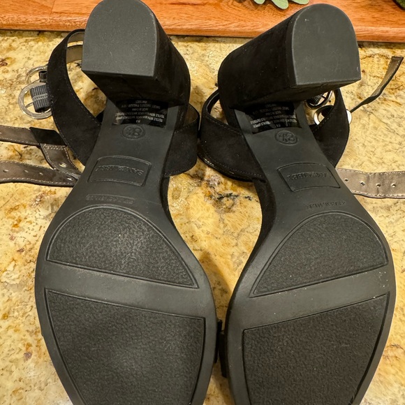 NWOB Sam & Libby block heels. Never been worn. Please see all pictures. - Picture 9 of 10